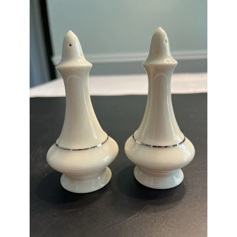Lenox USA Regency Salt and Pepper Shakers Set Ivory with 24k Gold Trim Vintage